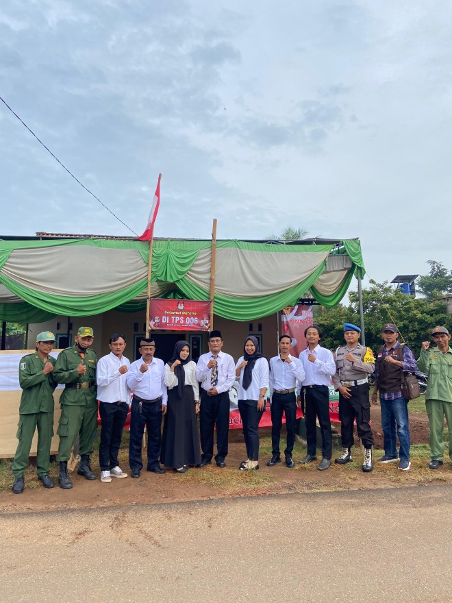 Album : PELAKSANAA PILKADA DI TPS 006